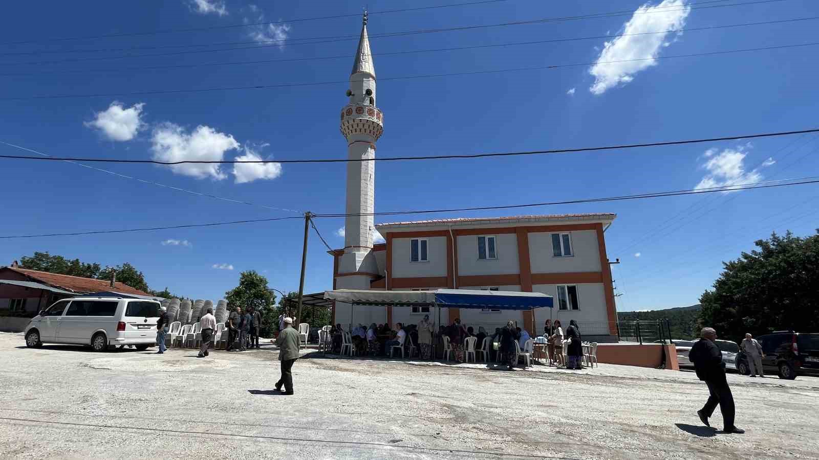 ÇANAKKALE’NİN ÇAN İLÇESİNE BAĞLI BARDAKÇILAR KÖYÜNDE 2021 YIKILARAK YERİNE YAPIMI