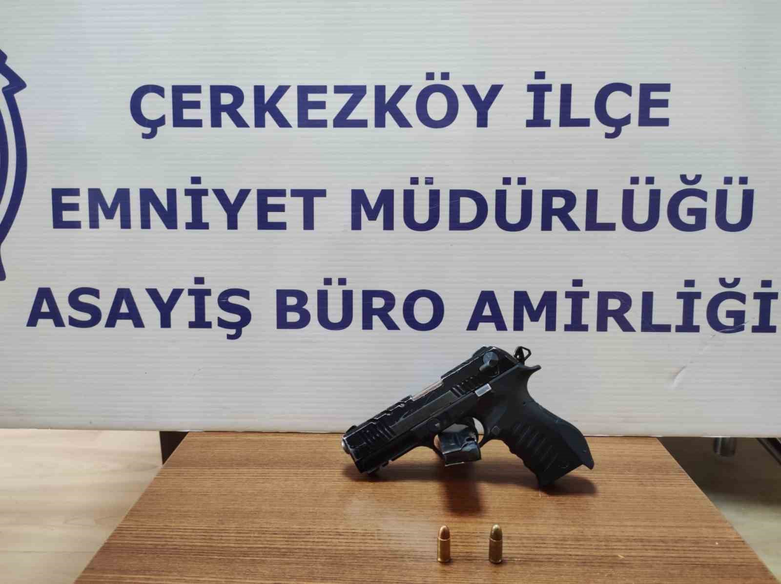 TEKİRDAĞ İL EMNİYET MÜDÜRLÜĞÜNCE, ÇERKEZKÖY İLÇESİNDE MEYDANA GELEN OTOMOBİL HIRSIZLIĞINI,