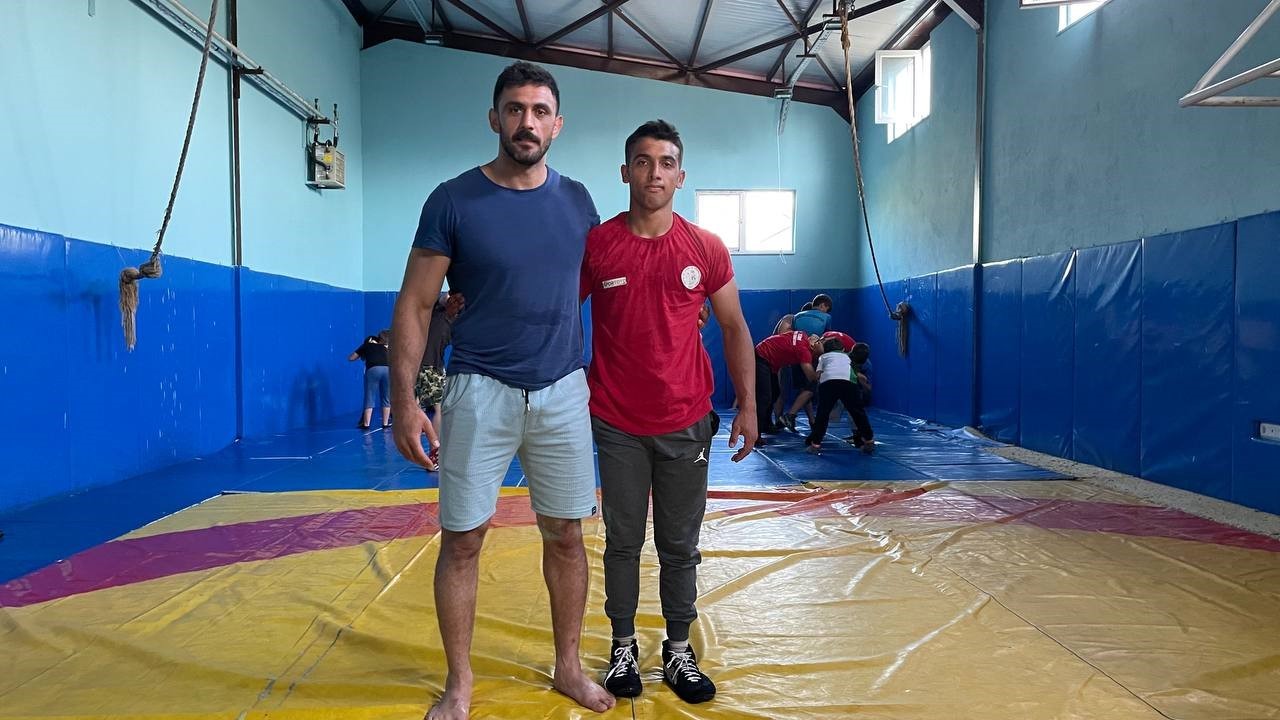 BURSA'NIN İZNİK’E BAĞLI ELMALI MAHALLESİ'NDE ÇOBANLIK YAPAN VEYSEL USLU (18)