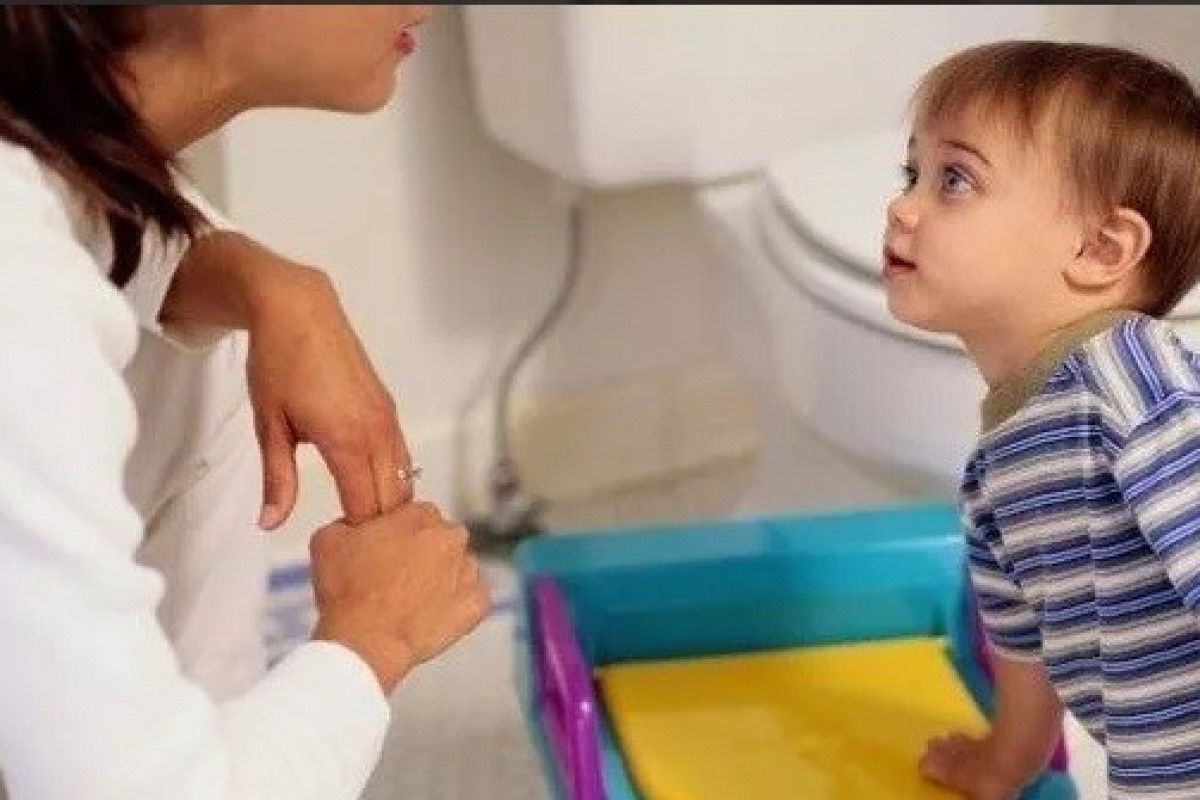 ÇOCUKLARDA SIKÇA GÖRÜLEN KABIZLIK SORUNUNUN SADECE BESLENME İLE İLGİLİ OLMAYACAĞINI
