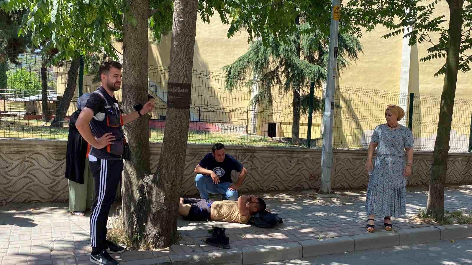 TEKİRDAĞ ÇORLU’DA KALDIRIMDAN YOLA İNDİĞİ SIRADA YAYAYA OTOMOBİL ÇARPTI.