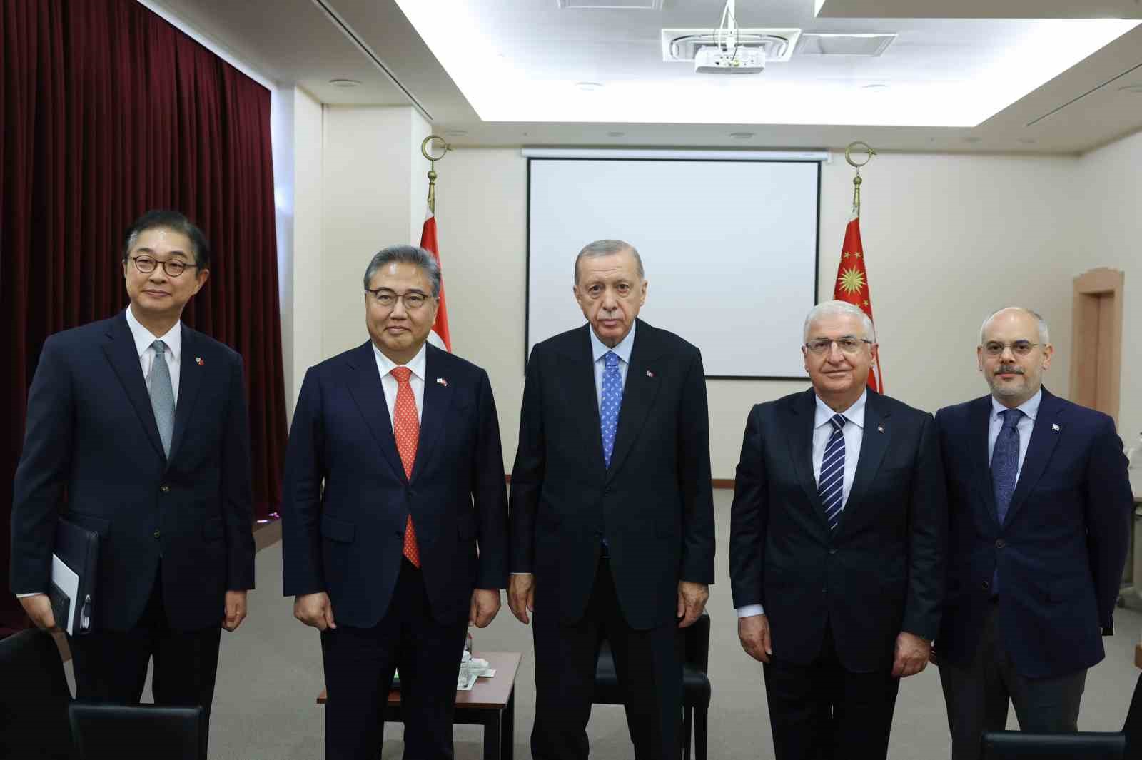 CUMHURBAŞKANI RECEP TAYYİP ERDOĞAN, TÜYAP FUAR MERKEZİ'NDE KORE DIŞİŞLERİ BAKANI