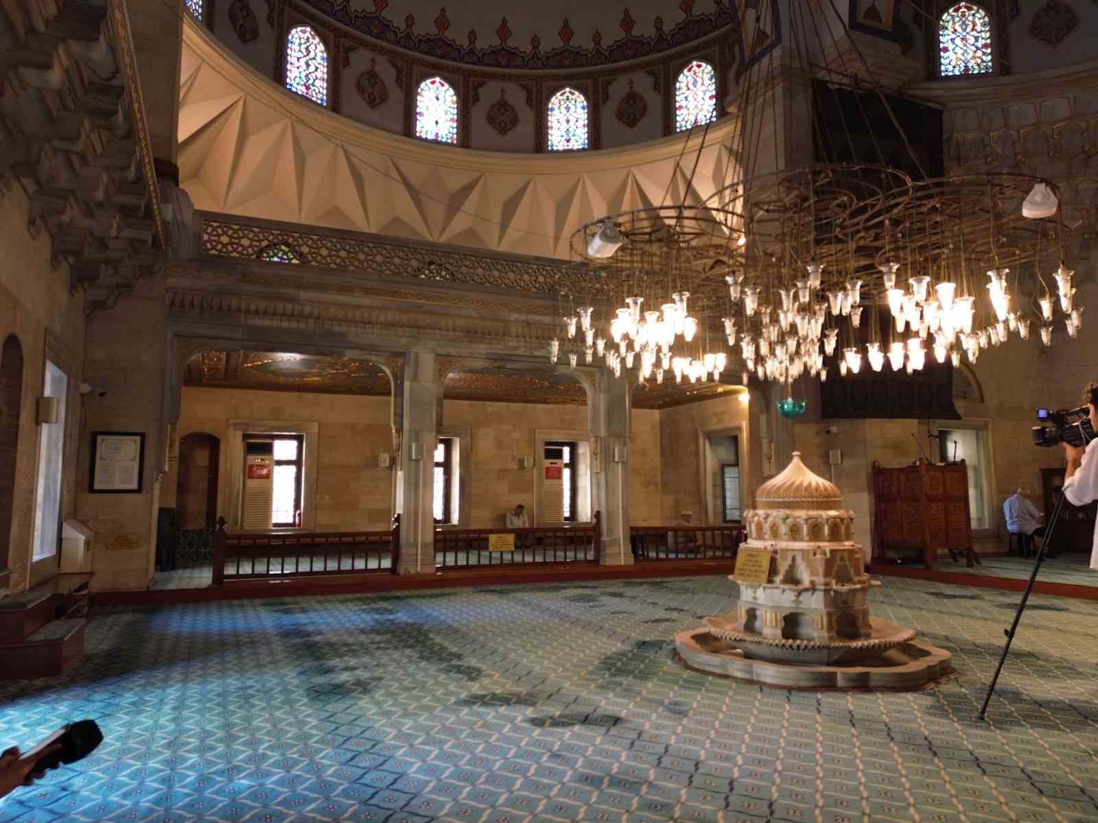 Cumhuriyet döneminin İstanbul’daki ilk abidevi yapısı Şişli Camii restore edilmeyi bekliyor İSTANBUL’UN İLK ANITSAL ESERİ OLAN VE İÇİNDE TARİHİ KABE KAPI