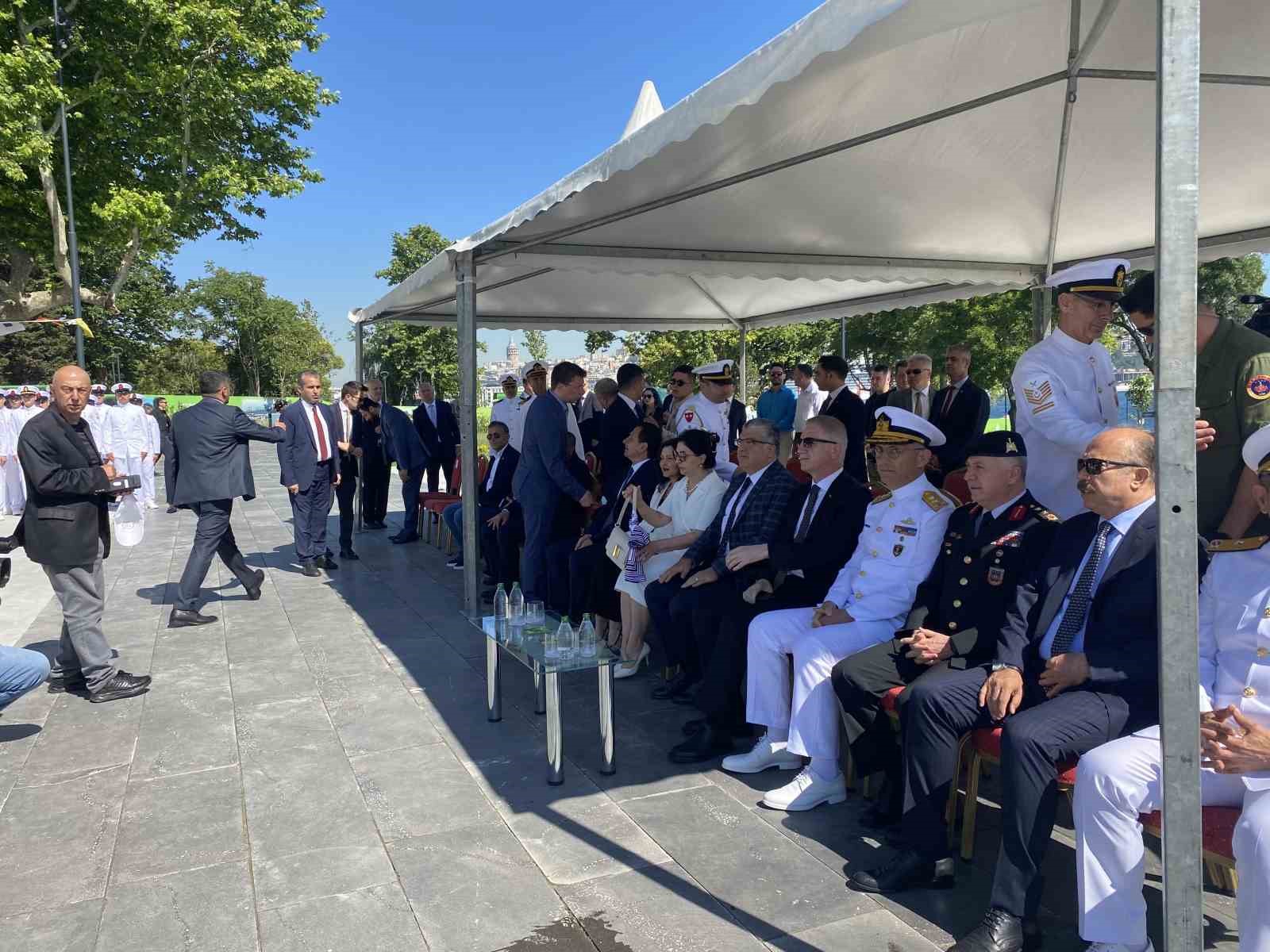 DENİZCİLİK VE KABOTAJ BAYRAMI'NIN 97. YIL DÖNÜMÜ İSTANBUL'DA DÜZENLENEN TÖRENLERLE