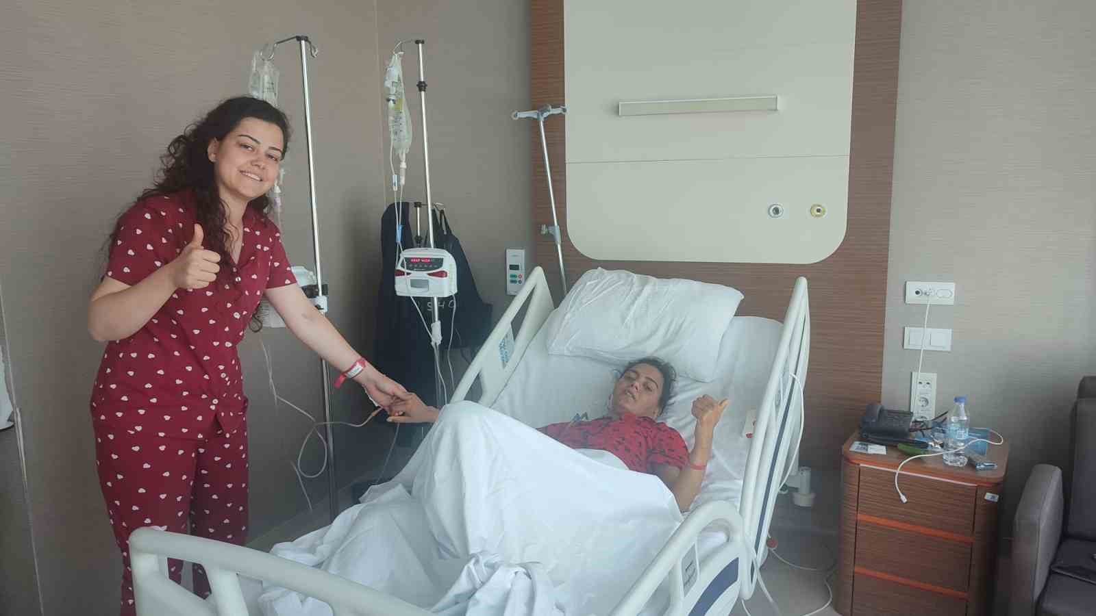 KAHRAMANMARAŞ DEPREMİNDE ANILARIYLA BİRLİKTE İLAÇLARINI DA ENKAZ ALTINDAN BIRAKAN CEREN