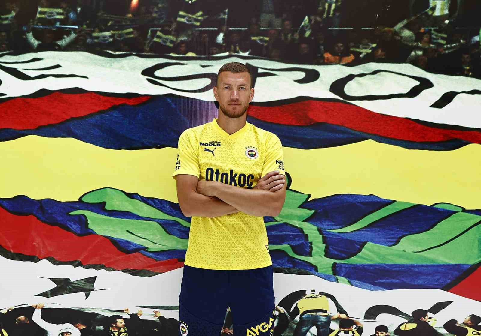 FENERBAHÇE'NİN KADROSUNA KATTIĞI YILDIZ FUTBOLCU EDİN DZEKO, “ÇOK GÜZEL KARŞILANDIM,