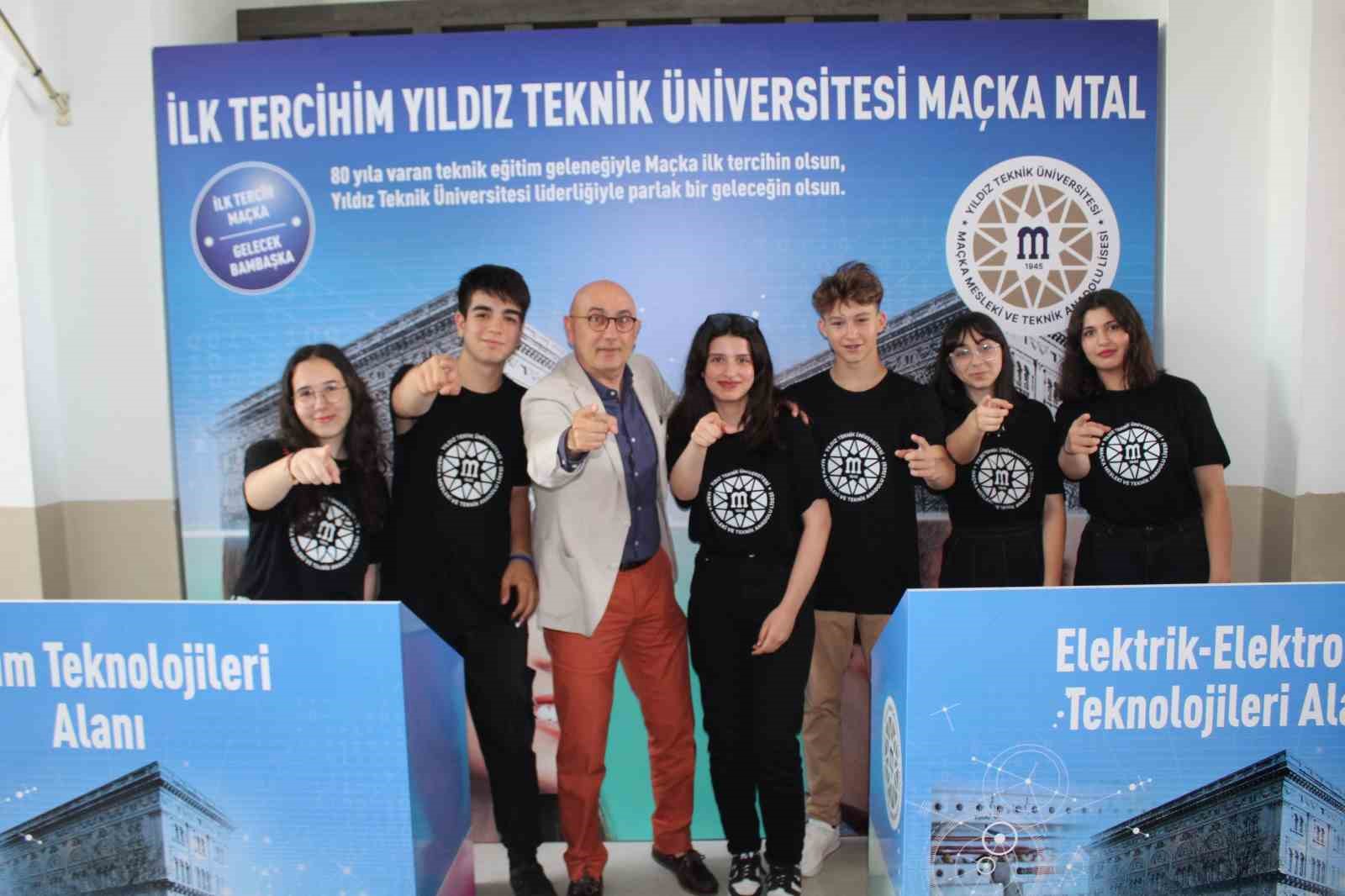 ORTAÖĞRETİM KURUMLARI TERCİH SÜRECİNİN BAŞLAMIŞIYLA BİRLİKTE MİLYONLARCA ÖĞRENCİYİ TERCİH HEYECANI