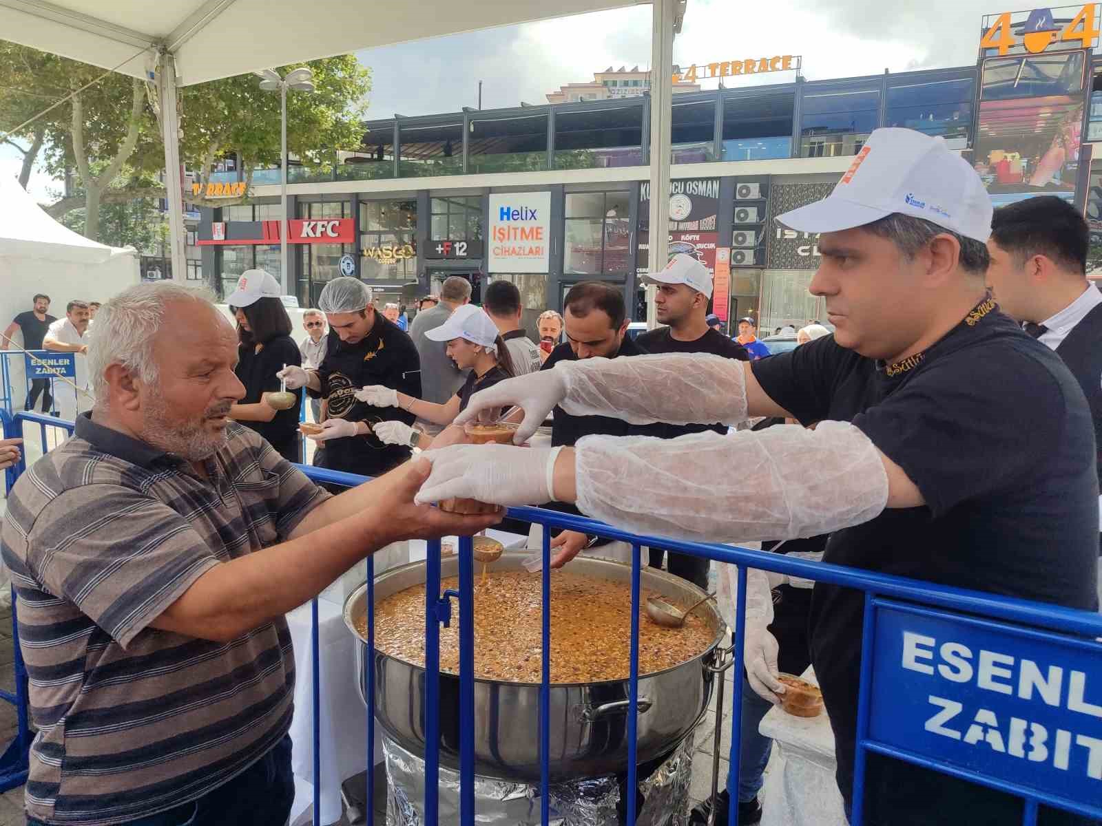 ESENLER BELEDİYESİ TARAFINDAN MUHARREM AYI DOLAYISIYLA 12 BİN VATANDAŞA AŞURE