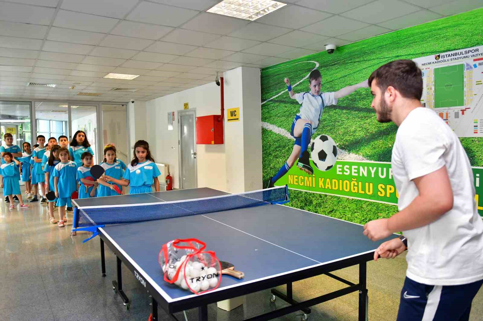 ESENYURT BELEDİYESİ’NİN 28 FARKLI BRANŞTA AÇTIĞI YAZ SPOR OKULLARI’NDA ÇOCUKLAR