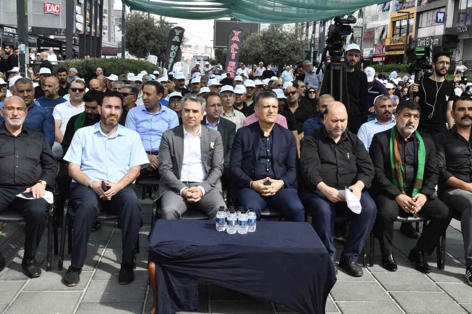 ESENYURT'TA DÜZENLENEN PROGRAMLA KERBELA ŞEHİTLERİ ANILDI.