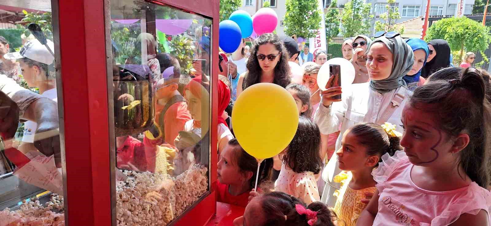 FATİH BELEDİYESİ TARAFINDAN "ÇOCUK KÜTÜPHANELERİ YAZ ŞENLİĞİ PROGRAMI" KAPSAMINDA DÜZENLENEN