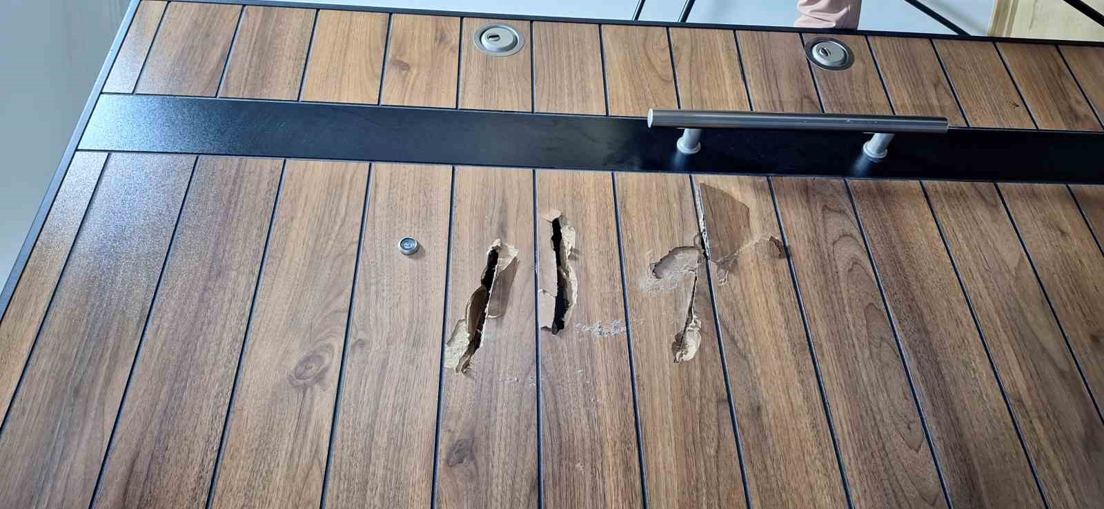 FATİH'TE BİR KİŞİ, KAPININ ÖNÜNE ÇAMAŞIR ASTIĞI GEREKÇESİYLE KARŞI KOMŞUSUNUN