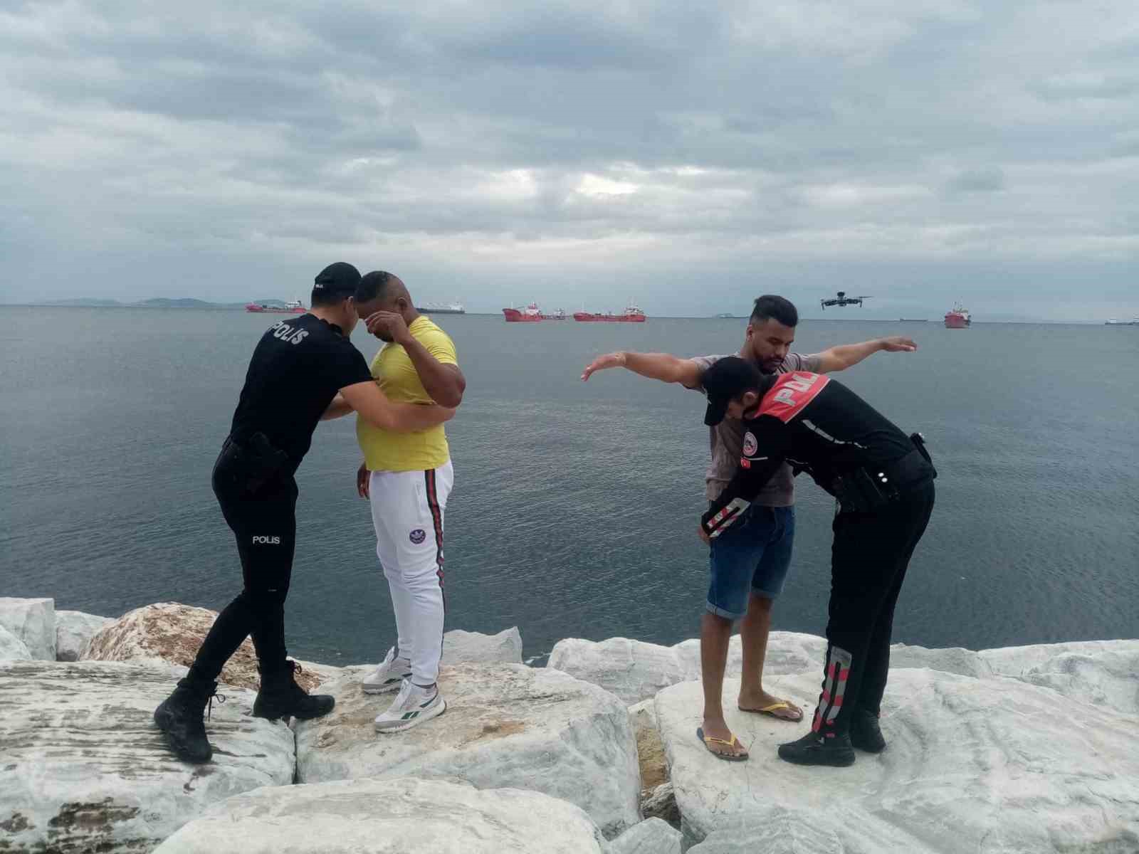POLİS EKİPLERİ TARAFINDAN İSTANBUL'DA BİR ÇOK İLÇEDE DÜZENSİZ GÖÇMENLERE İLİŞKİN