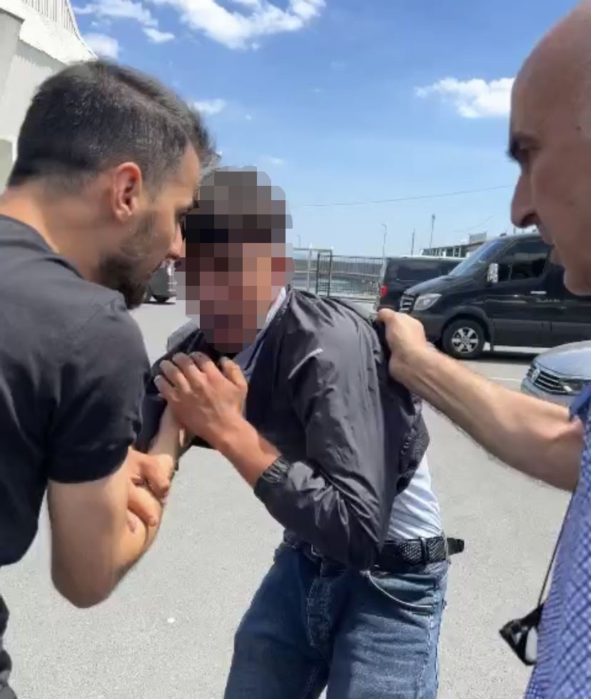 İSTANBUL FATİH’TE HAMİLE BİR KADININ ÇANTASINI BIÇAK ZORUYLA GASP EDEN