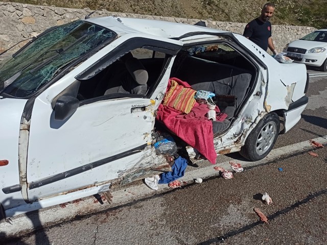 Feci kazada 11 yaşındaki çocuk öldü, 8 yaralı SİNOP’TA MEYDANA GELEN TRAFİK KAZASINDA 11 YAŞINDAKİ ÇOCUK HAYATINI KAYBETTİ,