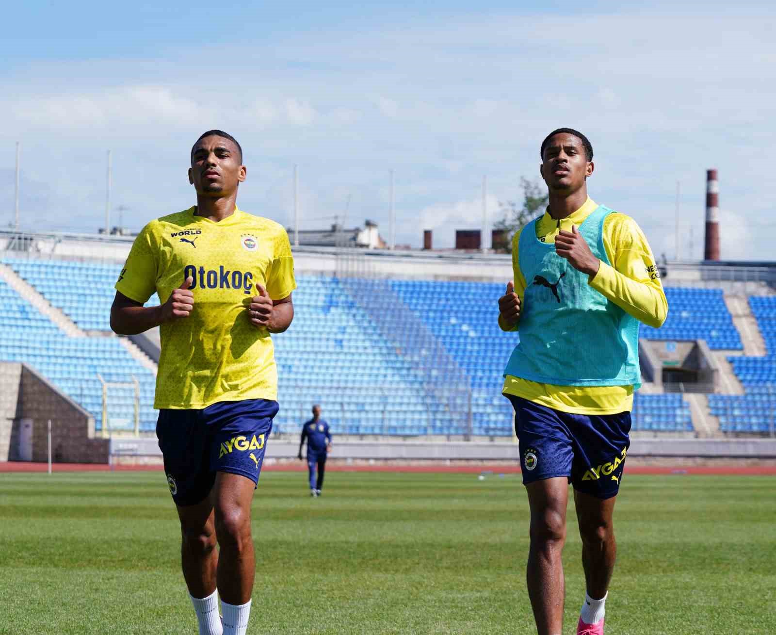 YENİ SEZON HAZIRLIKLARINA RUSYA'DA DEVAM EDEN FENERBAHÇE, SABAH SAATLERİNDE YAPTIĞI