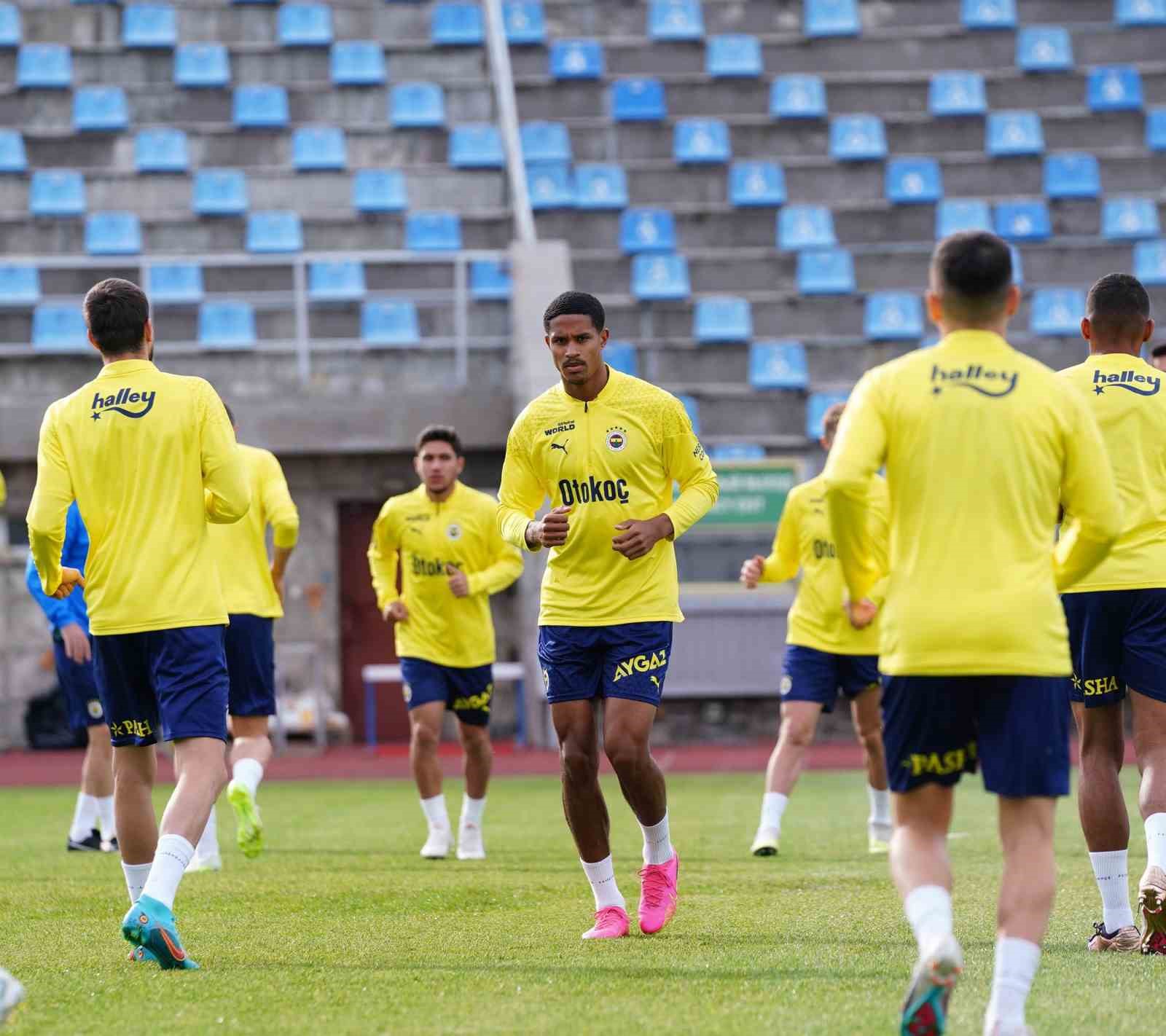 YENİ SEZON HAZIRLIKLARINA RUSYA’DA DEVAM EDEN FENERBAHÇE, AKŞAM SAATLERİNDE YAPTIĞI