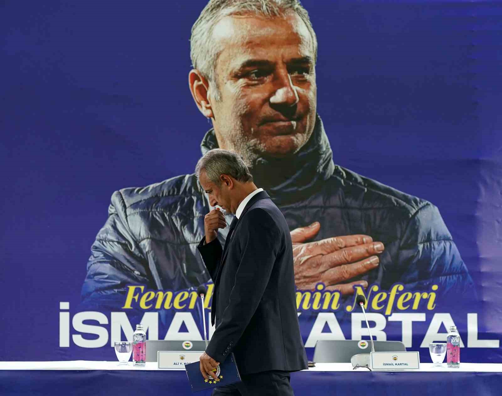 Fenerbahçe Teknik Direktörü İsmail Kartal: “Savunmaya, orta sahaya ve hücum hattına oyuncular alacağız” FENERBAHÇE TEKNİK DİREKTÖRÜ İSMAİL KARTAL: "SAVUNMAYA, ORTA SAHAYA VE HÜCUM