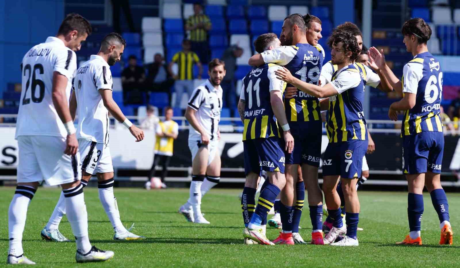 YENİ SEZON HAZIRLIKLARINA RUSYA'DA DEVAM EDEN FENERBAHÇE, ST. PETERSBURG ŞEHRİNDE