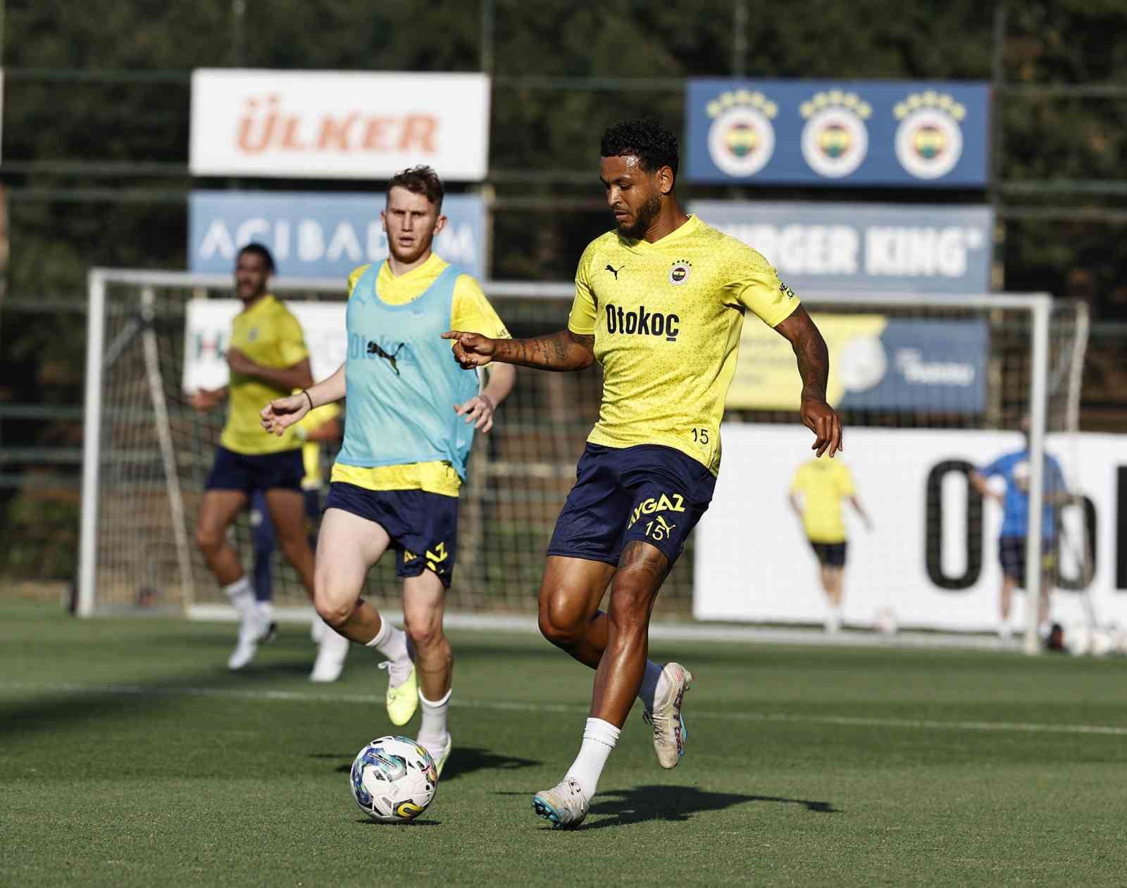 FENERBAHÇE YENİ SEZON HAZIRLIKLARINA AKŞAM SAATLERİNDE CAN BARTU TESİSLERİ'NDE YAPTIĞI