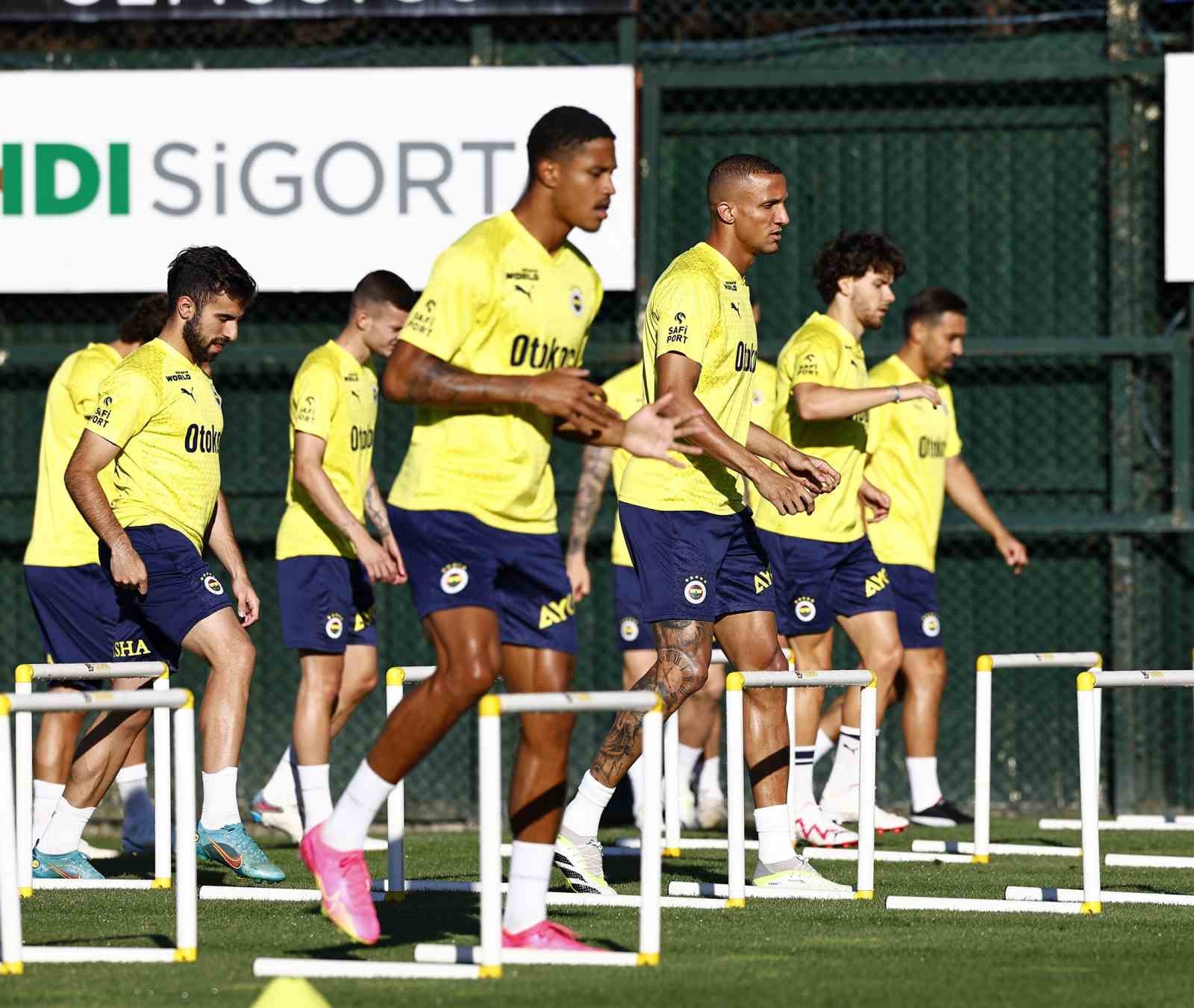FENERBAHÇE, ZİMBRU CHİSİNAU MAÇI HAZIRLIKLARINI SÜRDÜRDÜ