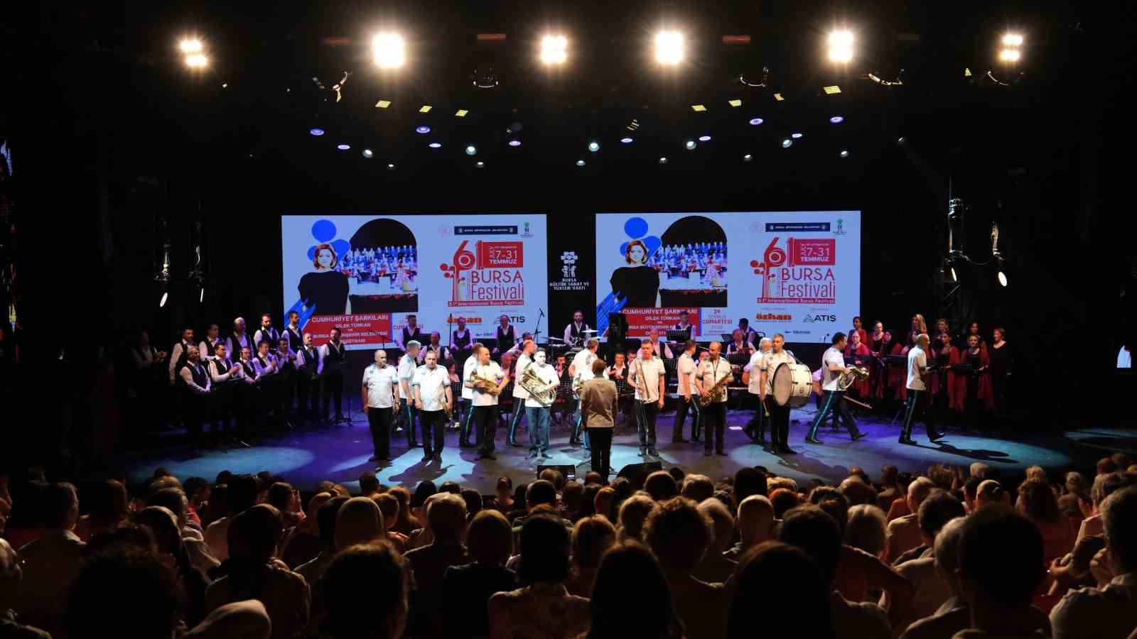 BURSA BÜYÜKŞEHİR BELEDİYESİ ORKESTRASI İLE KLASİK TÜRK MÜZİĞİ’NİN GÜÇLÜ SESLERİNDEN