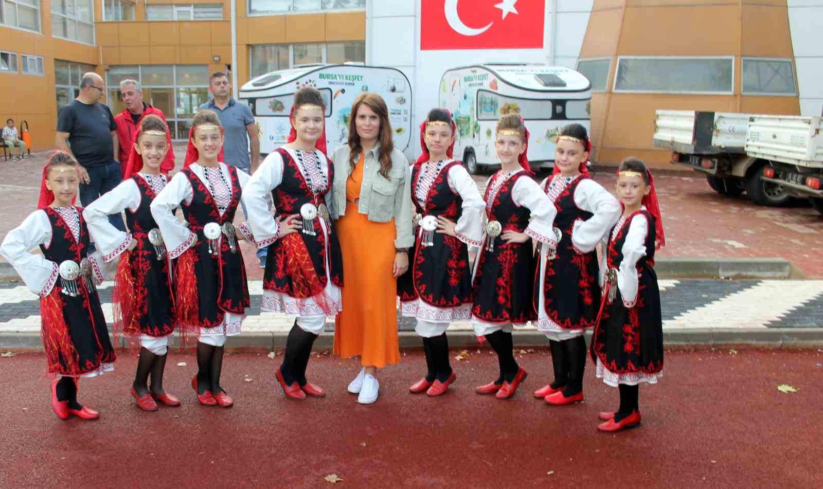 BURSA BÜYÜKŞEHİR BELEDİYESİ TARAFINDAN DÜZENLENEN ALTIN KARAGÖZ HALK DANSLARI YARIŞMASININ