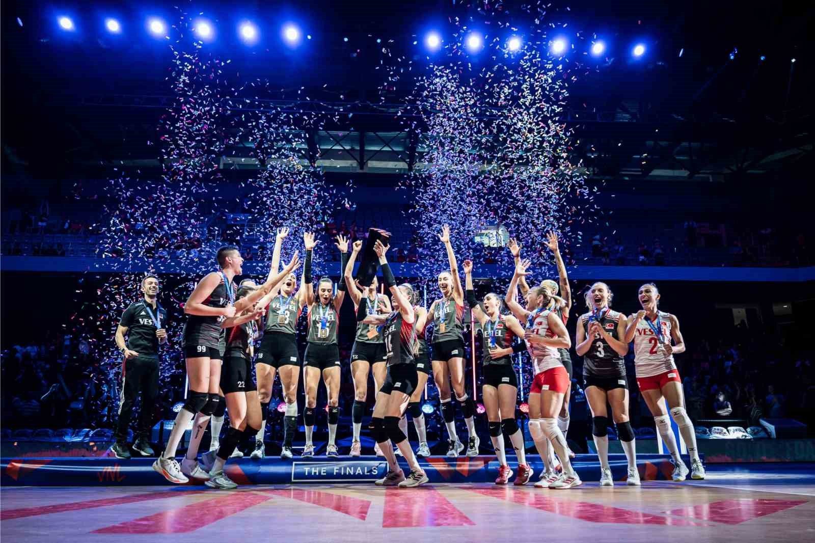 A MİLLİ KADIN VOLEYBOL TAKIMI, ABD’NİN TEKSAS EYALETİNDEKİ ARLİNGTON KENTİNDE