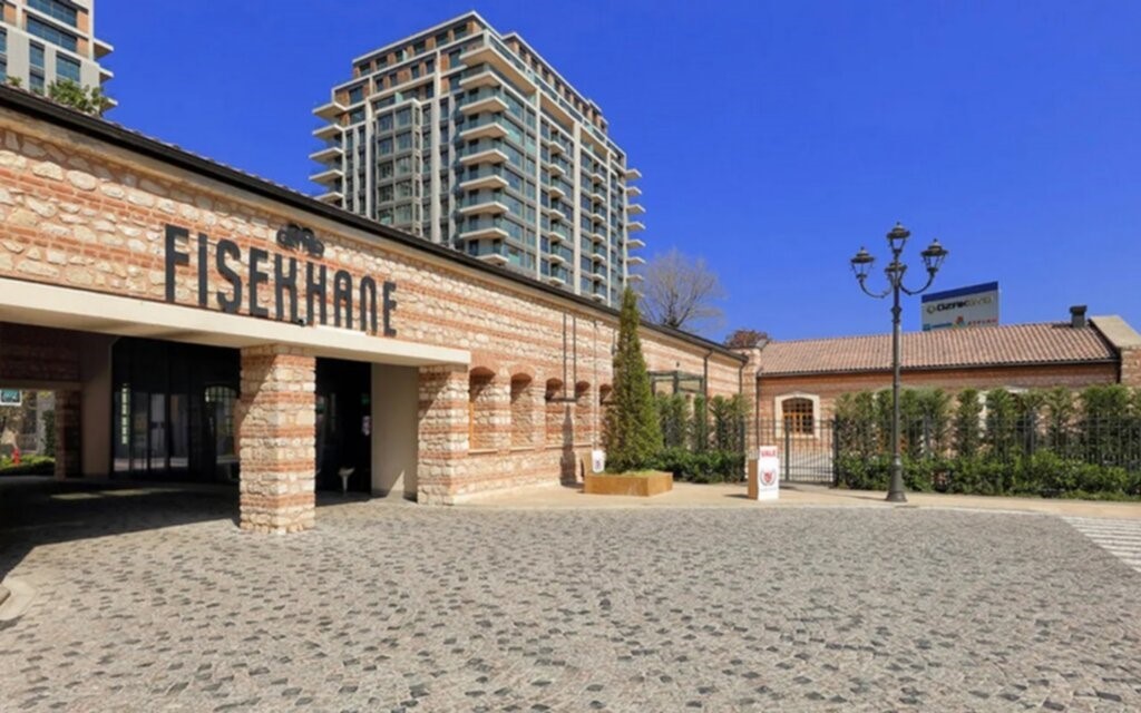 TARİHİ ATMOSFERİYLE SİNEMASEVERLERİ EŞSİZ BİR AÇIK HAVA SİNEMASI DENEYİMİ YAŞAMAYA