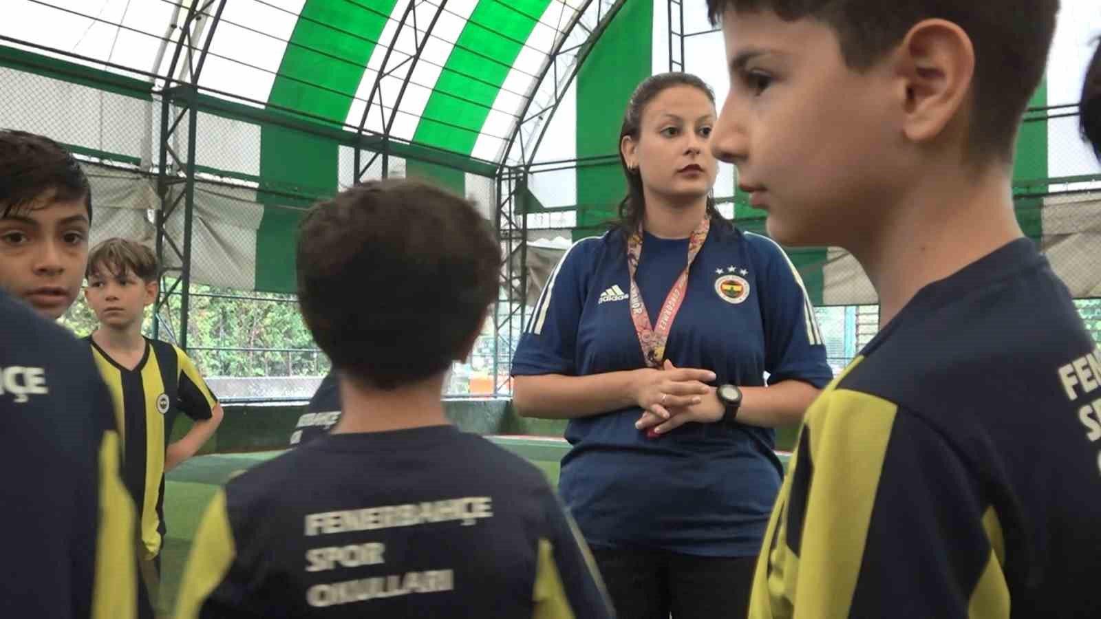 BURSA’DA GENÇ YAŞTA FUTBOLA MERAK SARAN ZEYNEP BUSE GÜNGÖRMEZ, SAKATLIKLAR