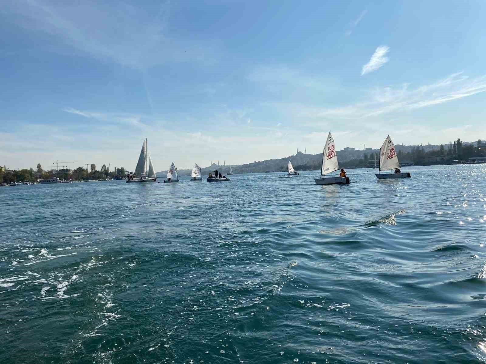 BEYOĞLU’NDA YELKEN SPORUNU GENÇLERE SEVDİRMEK VE HALİÇ'İ YELKEN SPORUNUN MERKEZİ