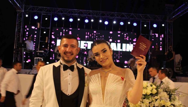 Gönen’de muhteşem düğün