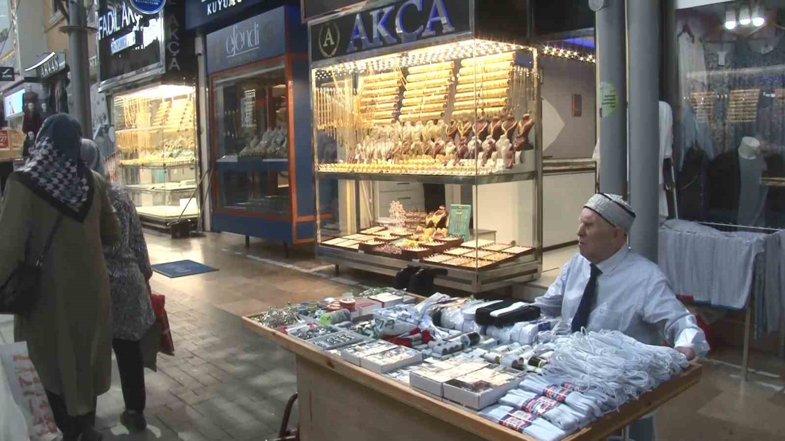 BURSA'DA 12 YAŞINDA TERÖRİSTLER TARAFINDAN DÜZENLENEN SALDIRIDA, GÖZLERİNİ KAYBEDEN VE