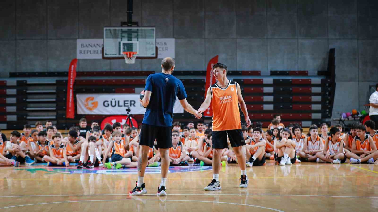 11 YILDA 1089 SPORCUYA BENZERSİZ BİR BASKETBOL EĞİTİMİ SUNAN GÜLER