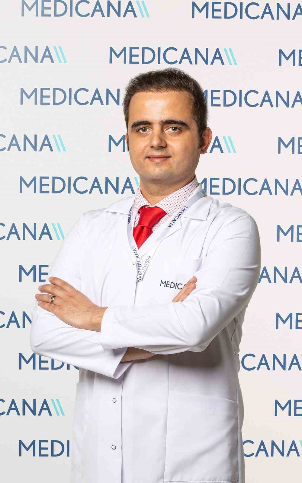 DERMATOLOJİ UZMANI DR. OĞUZ KÜÇÜKÇAKIR, GÜNEŞİN ZARARLI ETKİLERİNE KARŞI ALINACAK
