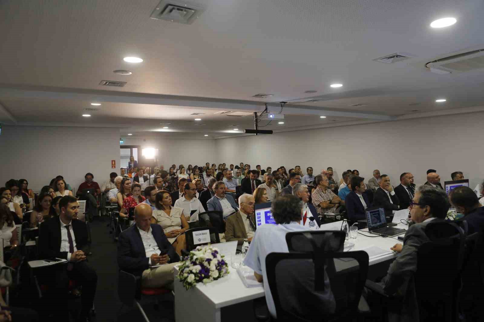 SİGORTA TAHKİM KOMİSYONU VE SİGORTA TATBİKATÇILARI DERNEĞİ’NİN DÜZENLEDİĞİ PANELDE, TRAFİK