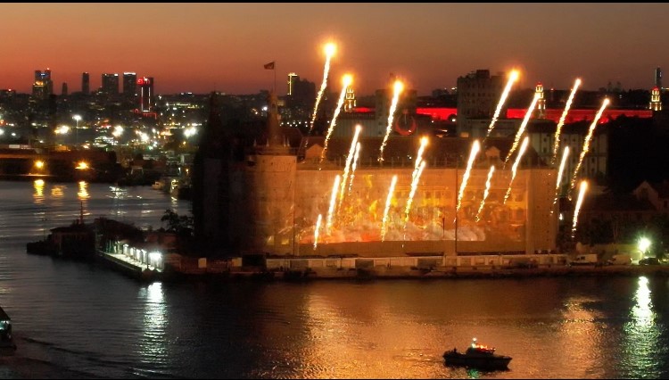 HAYDARPAŞA GARI’NDA "15 TEMMUZ" ANISINA MAPPİNG GÖSTERİMİ