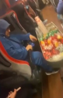 İSTANBUL'DAN YOLA ÇIKAN YOLCU OTOBÜSÜ, KOCAELİ'NİN ÇAYIROVA İLÇESİNDE YOLCU ALMAK