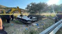 Isparta’nın Uluborlu ilçesinde tarım işçilerini taşıyan midibüs ile hafif ticari