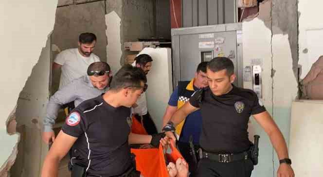 Adıyaman’da, depremden dolayı hasar alan binaya girerek hırsızlık yapan şahıs,