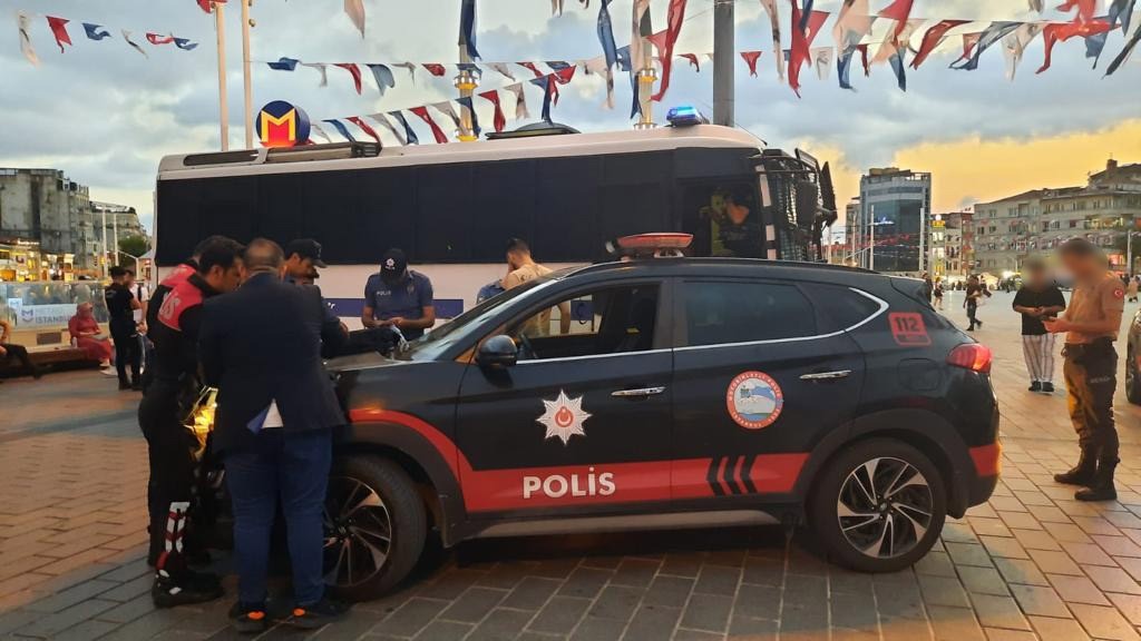 YASADIŞI GÖÇLE MÜCADELE ÇERÇEVESİNDE ARTAN DENETİMLERDE, FATİH VE BEYOĞLU’NDA ÇOĞUNLUĞU