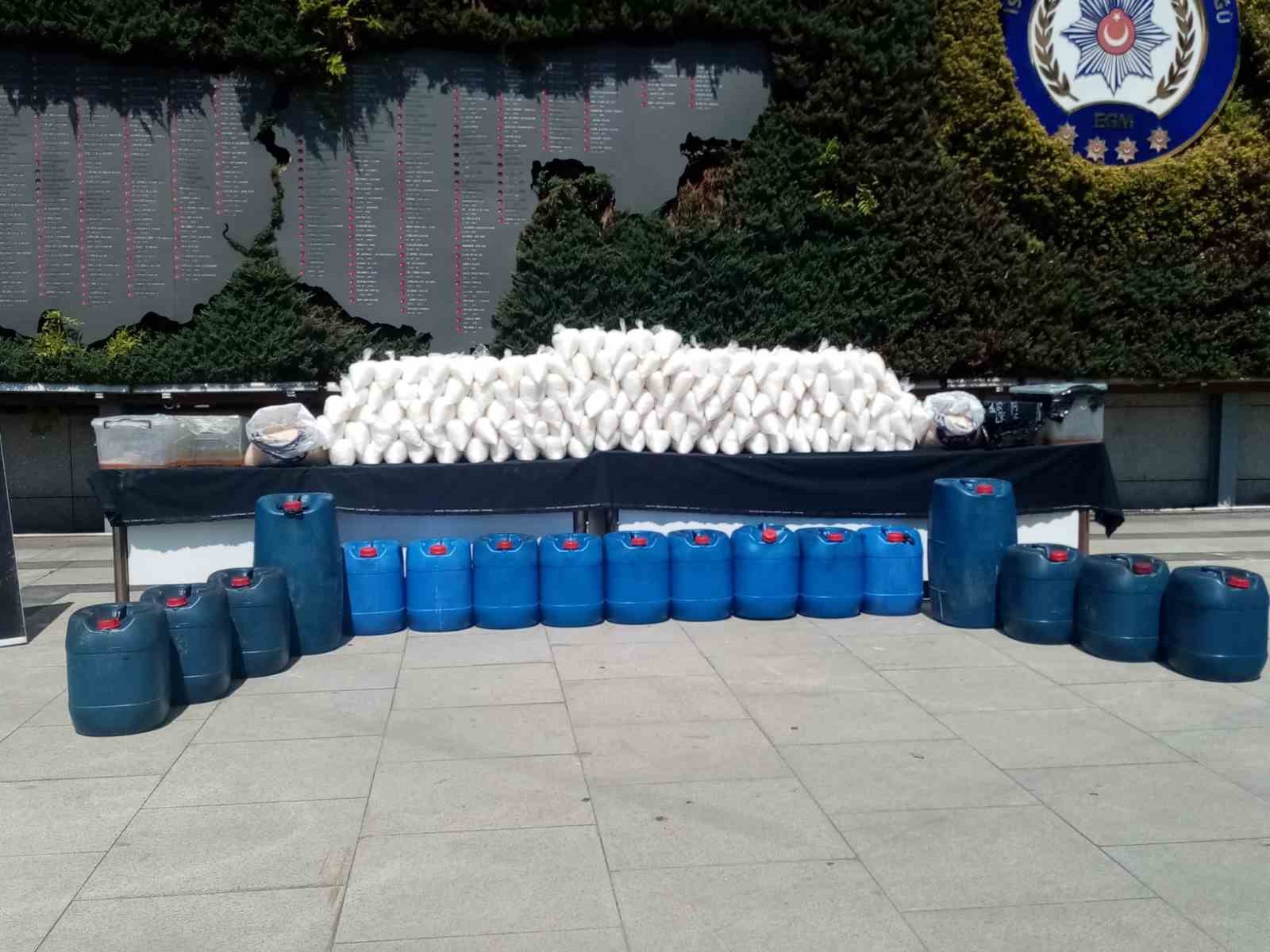 İSTANBUL’DA 9 FARKLI İLÇEDE YAPILAN UYUŞTURUCU OPERASYONUNDA 849 KİLO 880