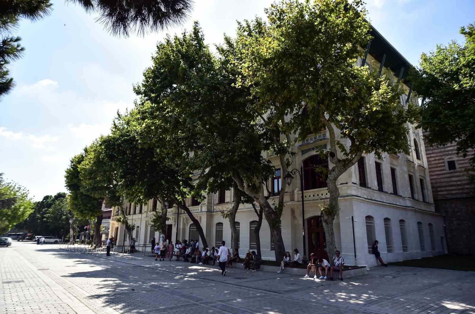 BUNALTAN SICAKLARIN ETKİLİ OLDUĞU MEGA KENT İSTANBUL'DA TERMOMETRELER 41 DERECEYİ