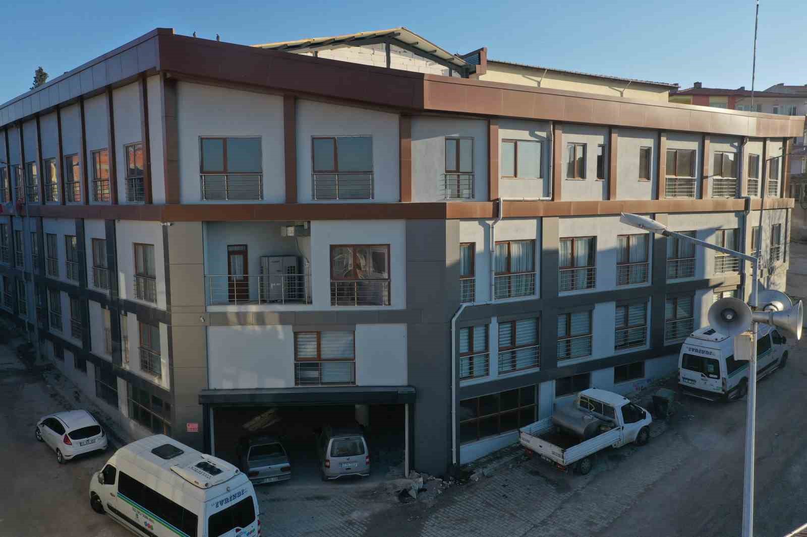 İVRİNDİ BELEDİYE OTELİ GÜN SAYIYOR