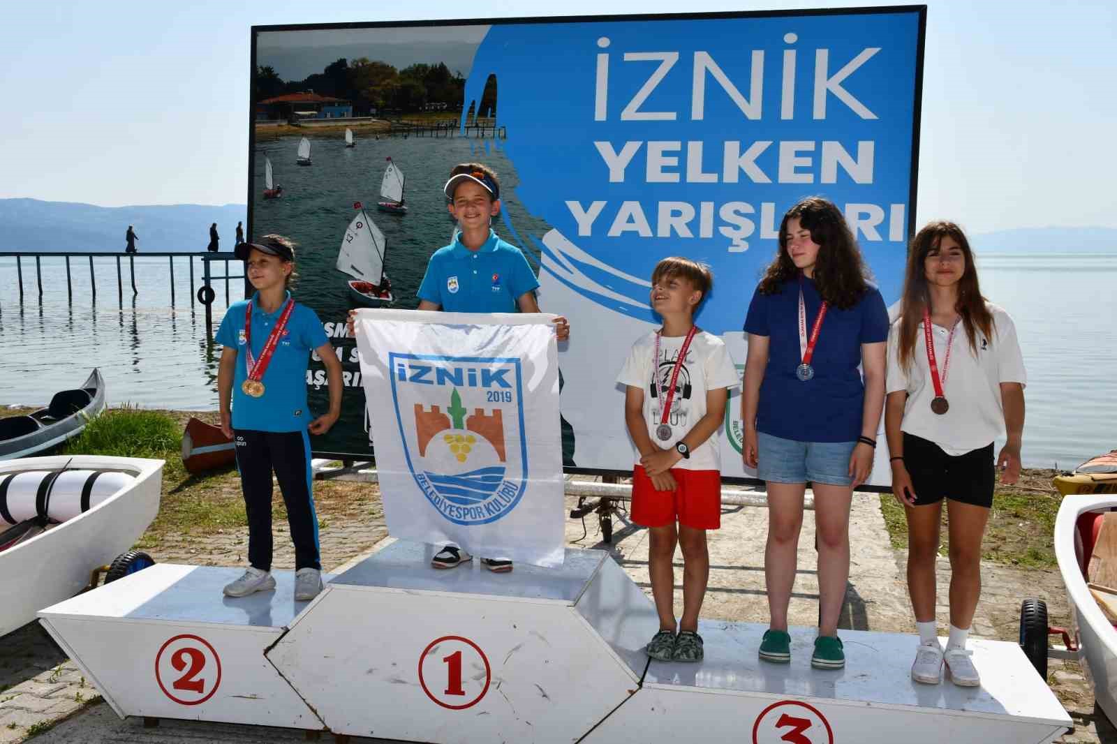 DENİZCİLİK VE KABOTAJ BAYRAMI ÇERÇEVESİNDE İZNİK GÖLÜ’NDE DÜZENLENEN OPTİMİST YELKEN