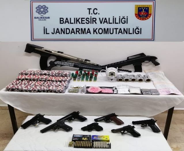 JANDARMADAN ORGANİZE KAÇAKÇILIK VE SUÇ OPERASYONU