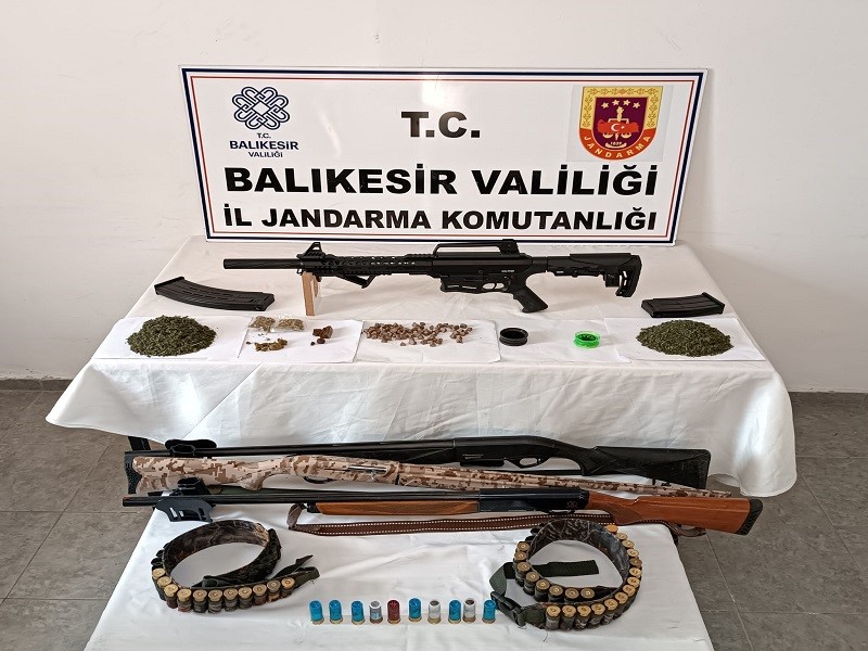 BALIKESİR’İN AYVALIK İLÇESİNDE JANDARMA TARAFINDAN YAPILAN ÇALIŞMADA UYUŞTURUCU MADDE ÜRETİMİ