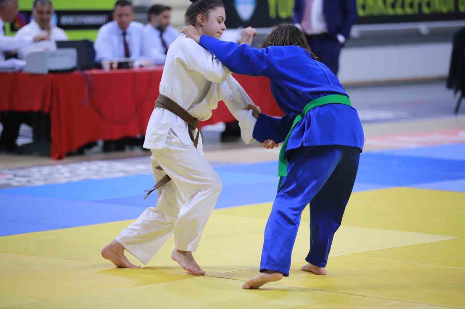 DENİZLİ'NİN EV SAHİPLİĞİNDE GERÇEKLEŞEN ANADOLU YILDIZLAR LİGİ JUDO TÜRKİYE FİNALLERİ