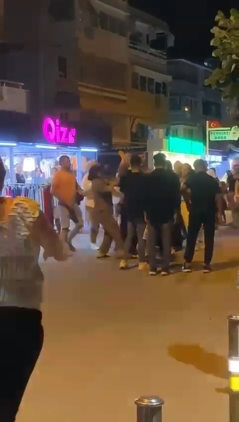 BURSA’DA KADINLARDAN OLUŞAN İKİ GRUP ARASINDA ÇIKAN SÖZLÜ TARTIŞMA BÜYÜYÜNCE