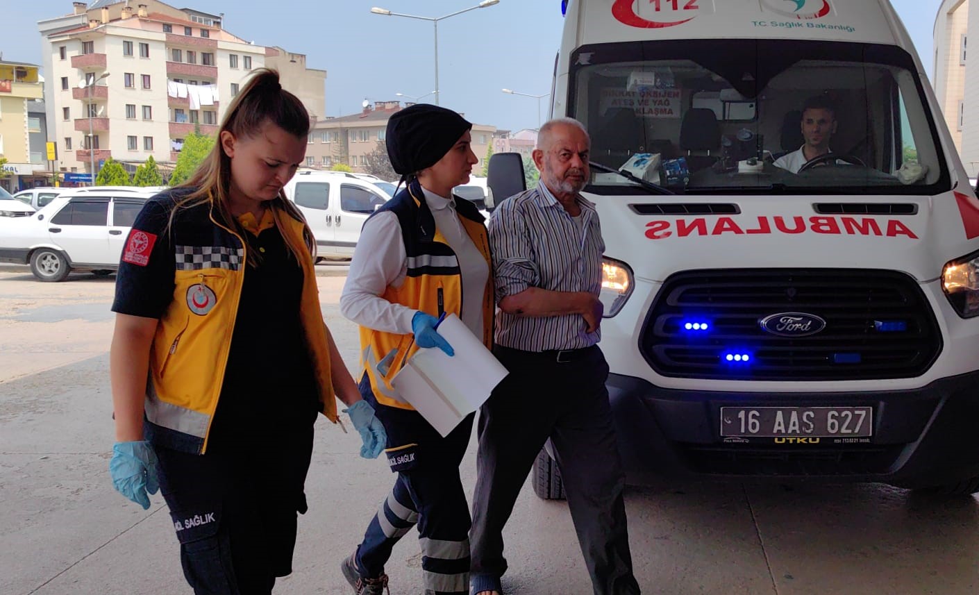 BURSA'NIN İNEGÖL İLÇESİNDE KAMYONET İLE ÇARPIŞAN ELEKTRİKLİ BİSİKLETTEKİ 1'İ BEBEK